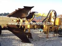 trattore usato varie ARATRO TRIVOMERE FUORI SOLCO MOD.20AP PIETRO MORO