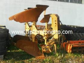 trattore usato varie ARATRO UGO MORO X 150HP