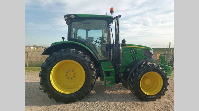 trattore usato John Deere R130